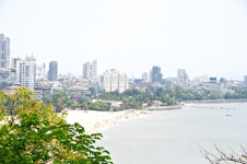 the view of Mumbai from the top of the mountain Photo from Susan's Story, the view of the beach at Mumbai from the top of the mountain