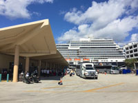 The long lines at the cruise pier in Ft Lauderdale Photo from Susan's Story, The long lines at the cruise pier in Ft Lauderdale