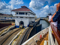 the Nieuw Amsterdam in the Balboa locks of the Panama Canal Photo from Susan's Story, the Nieuw Amsterdam in the Balboa locks of the Panama Canal